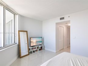335 S Biscayne Blvd 3900, Miami FL 33131