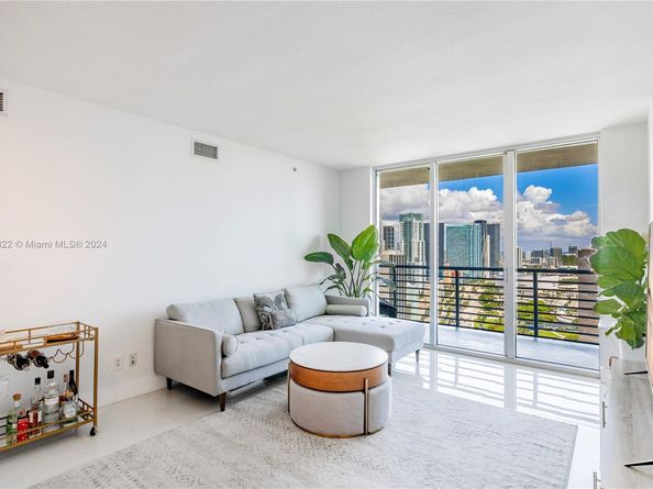 335 S Biscayne Blvd 3900, Miami FL 33131