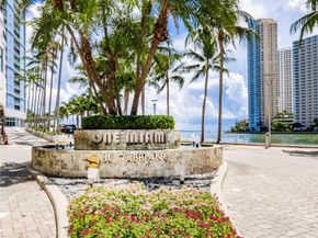 335 S Biscayne Blvd 3900, Miami FL 33131
