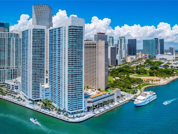 335 S Biscayne Blvd 3900, Miami FL 33131