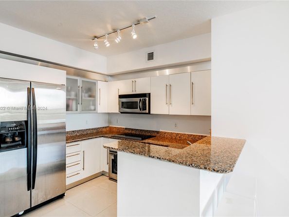 335 S Biscayne Blvd 3900, Miami FL 33131
