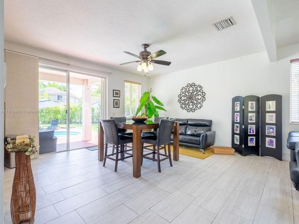 1030 Bamboo Ln, Weston FL 33327