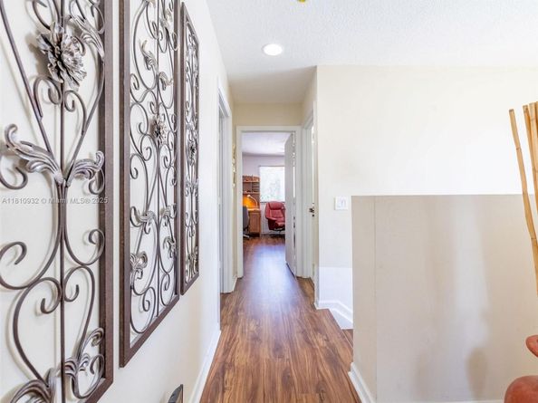 1030 Bamboo Ln, Weston FL 33327