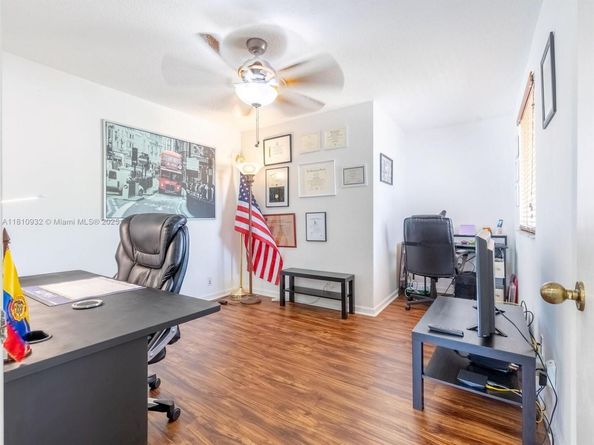 1030 Bamboo Ln, Weston FL 33327