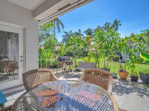 4266 SW 10th Pl, Deerfield Beach FL 33442