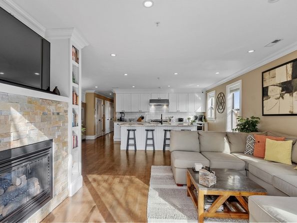 215 Athens St 5, Boston MA 02127