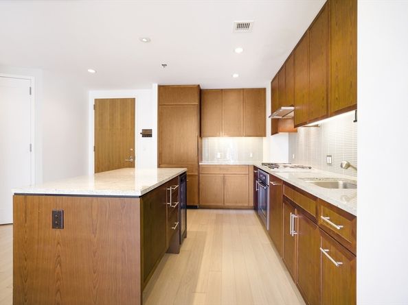 580 Washington St 12E, Boston MA 02111