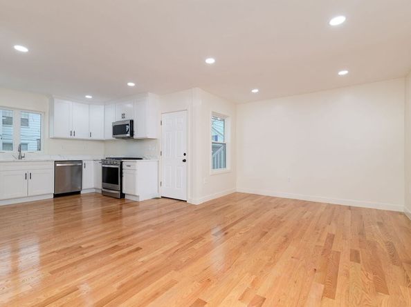 8A Faunce Rd A, Boston MA 02126