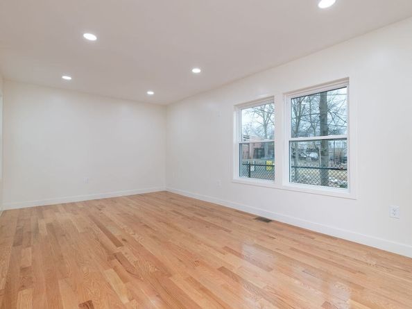 8A Faunce Rd A, Boston MA 02126