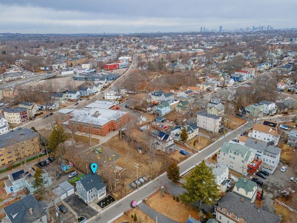 8A Faunce Rd A, Boston MA 02126