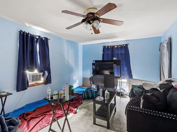 90 Vezina Ave, Leominster MA 01453