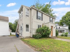 90 Vezina Ave, Leominster MA 01453