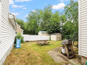 90 Vezina Ave, Leominster MA 01453