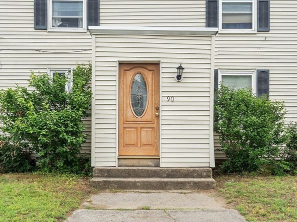 90 Vezina Ave, Leominster MA 01453