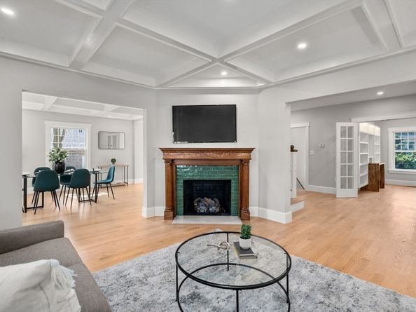 4 Grove St, Medford MA 02155