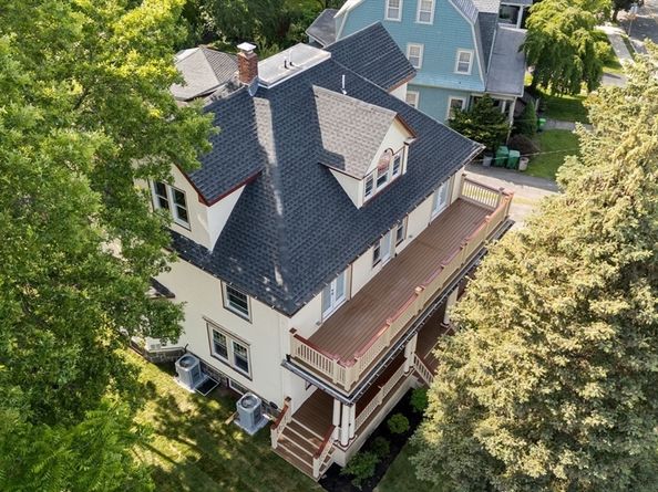4 Grove St, Medford MA 02155