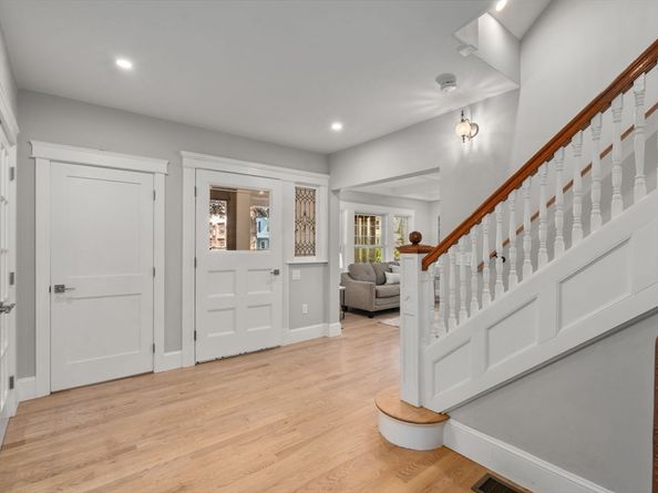 4 Grove St, Medford MA 02155