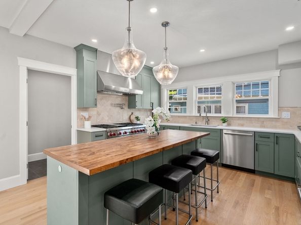 4 Grove St, Medford MA 02155