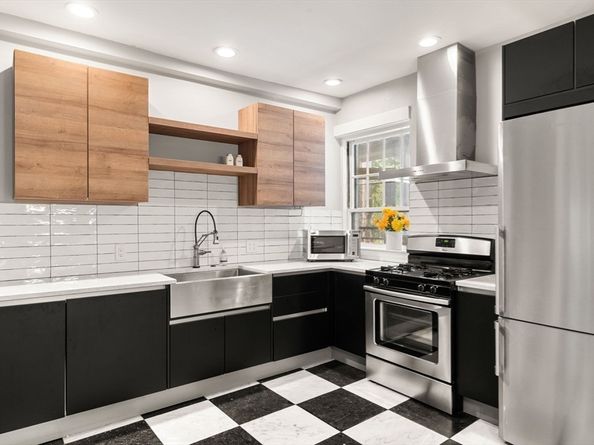 1588 Beacon St 2, Brookline MA 02445