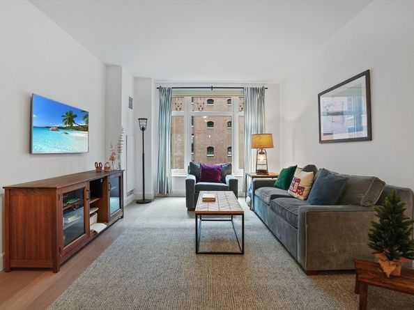 100 Lovejoy Wharf 6N, Boston MA 02114