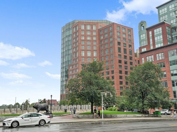 100 Lovejoy Wharf 6N, Boston MA 02114