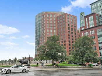 100 Lovejoy Wharf