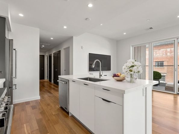 537 E 2nd St 101, Boston MA 02127