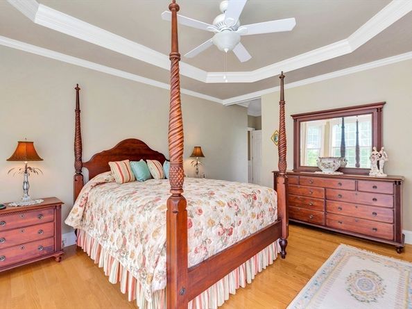 11 Miscoe Road, Mendon MA 01756