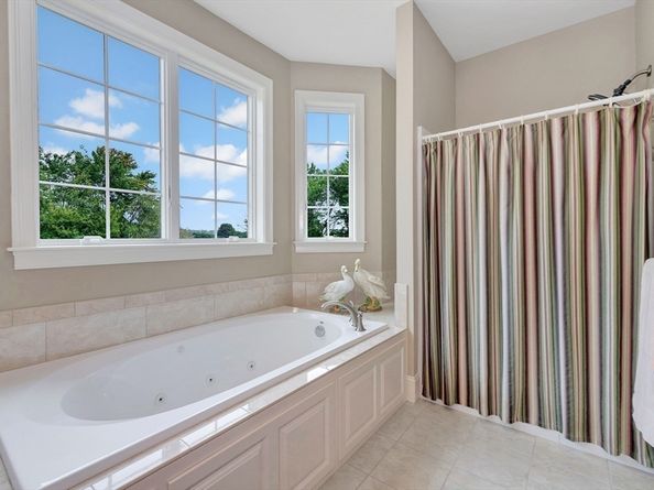 11 Miscoe Road, Mendon MA 01756