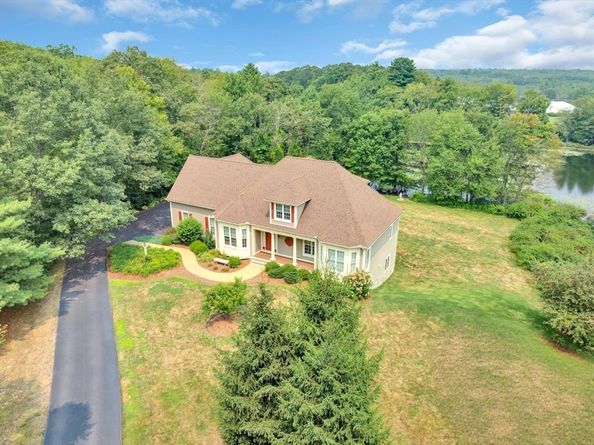 11 Miscoe Road, Mendon MA 01756