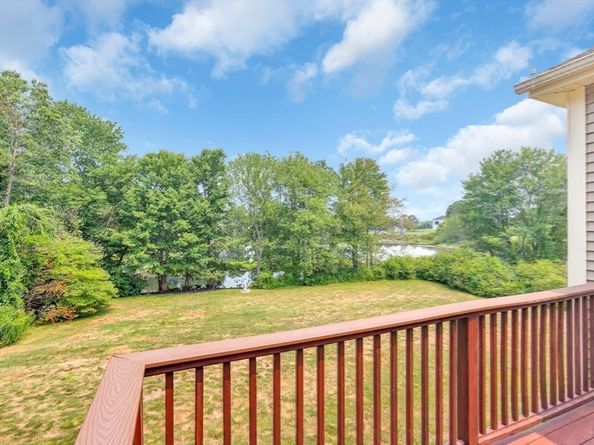 11 Miscoe Road, Mendon MA 01756