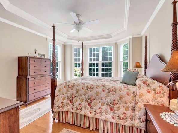 11 Miscoe Road, Mendon MA 01756