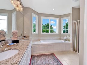 11 Miscoe Road, Mendon MA 01756
