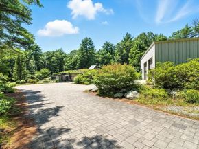 182 County Rd, Plympton MA 02367