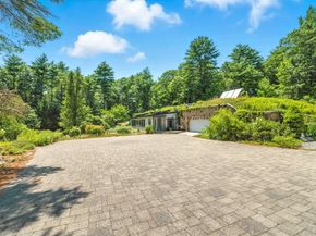 182 County Rd, Plympton MA 02367
