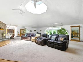 182 County Rd, Plympton MA 02367