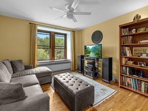 228 Commonwealth Ave 9, Boston MA 02116