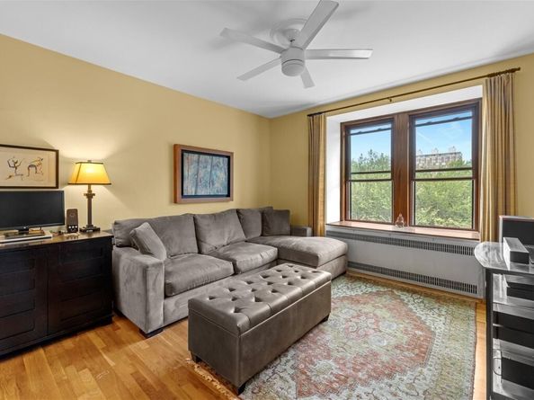 228 Commonwealth Ave 9, Boston MA 02116