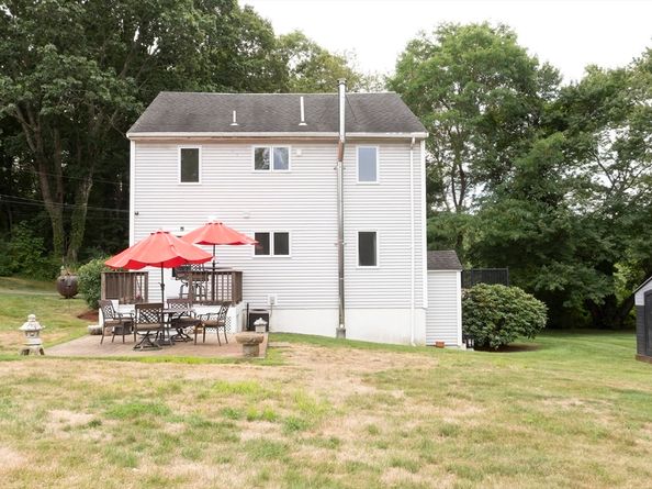 7 Johnson Rd, Southborough MA 01772