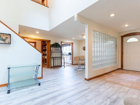 7 Johnson Rd, Southborough MA 01772