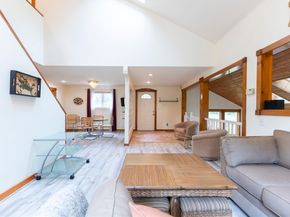 7 Johnson Rd, Southborough MA 01772