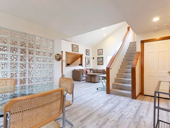 7 Johnson Rd, Southborough MA 01772