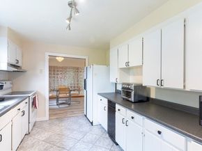 7 Johnson Rd, Southborough MA 01772