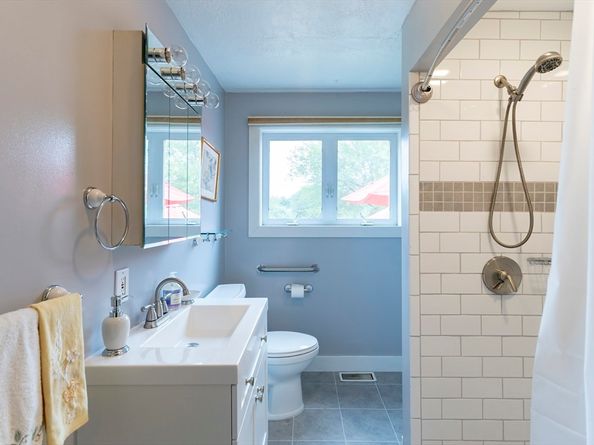 7 Johnson Rd, Southborough MA 01772