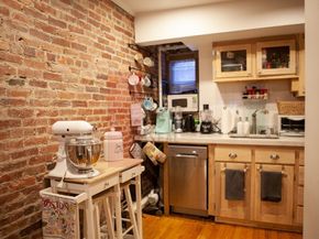 76 Phillips St A, Boston MA 02114