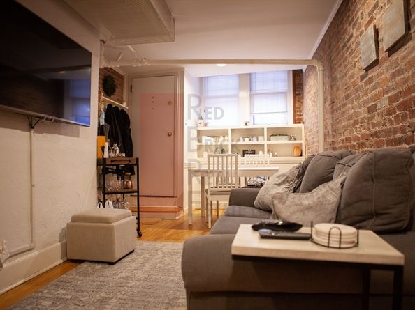 76 Phillips St A, Boston MA 02114