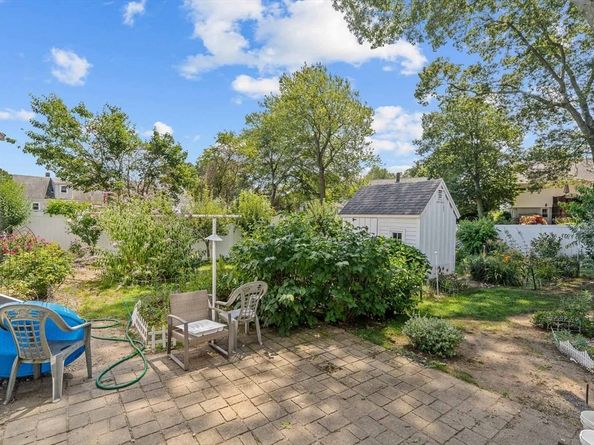 51 Ledge Hill Rd, Boston MA 02132