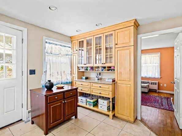 51 Ledge Hill Rd, Boston MA 02132