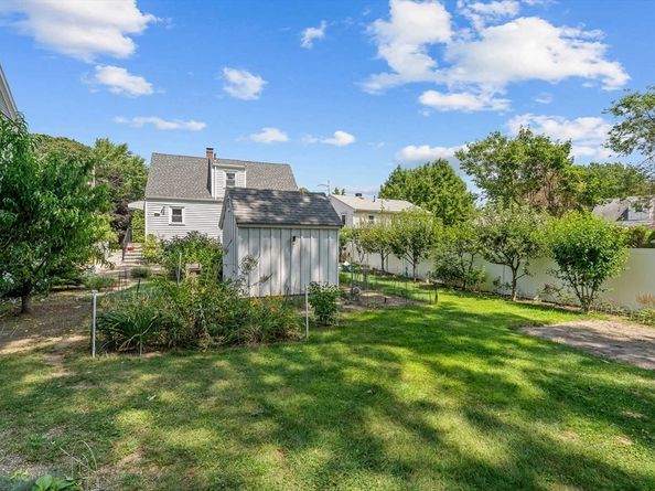 51 Ledge Hill Rd, Boston MA 02132