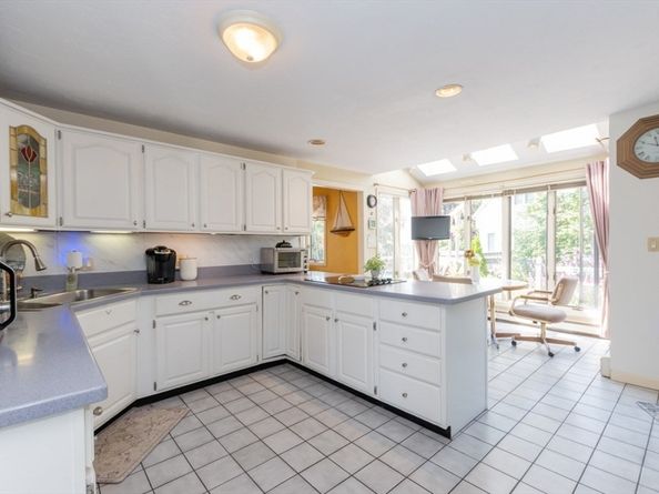 50 Prospect Ave, Hull MA 02045